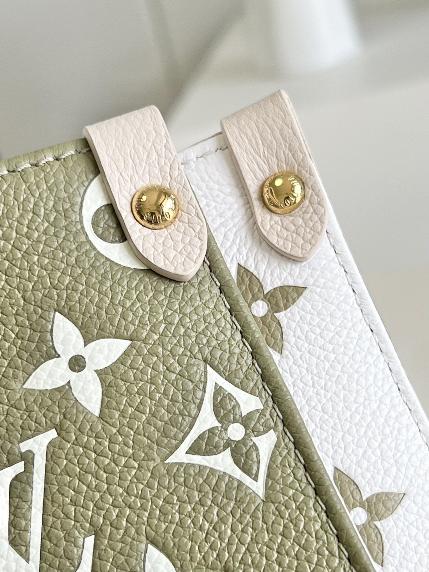 Louis Vuitton Onthego MM Tote Bag Khaki Green For Women 35cm LV M46060