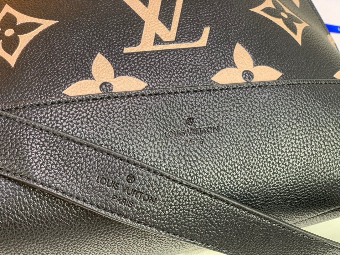 Louis vuitton ALMA Monogram 35cm Black