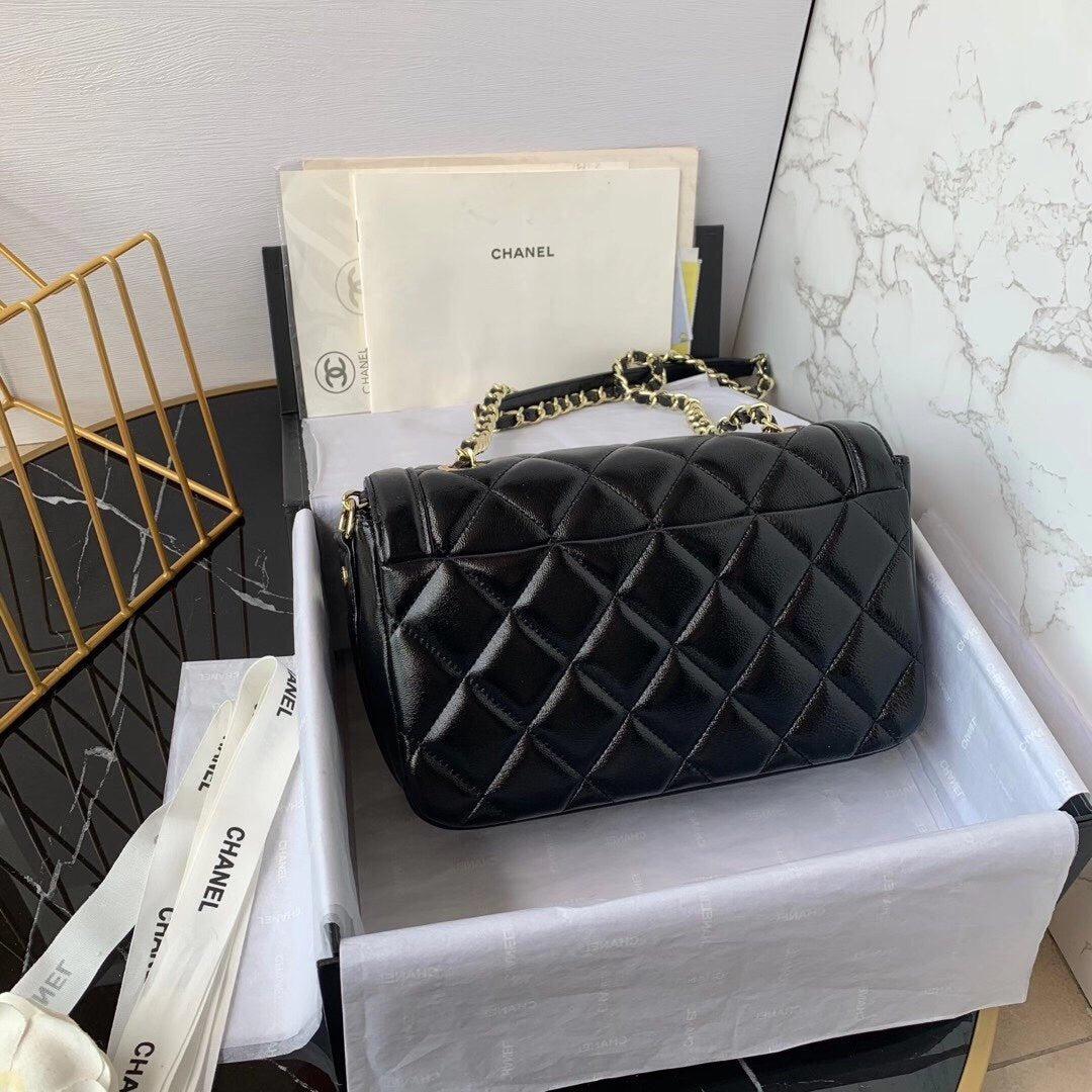 Chanel Classic Flapbag Gold Hardware 23cm Black