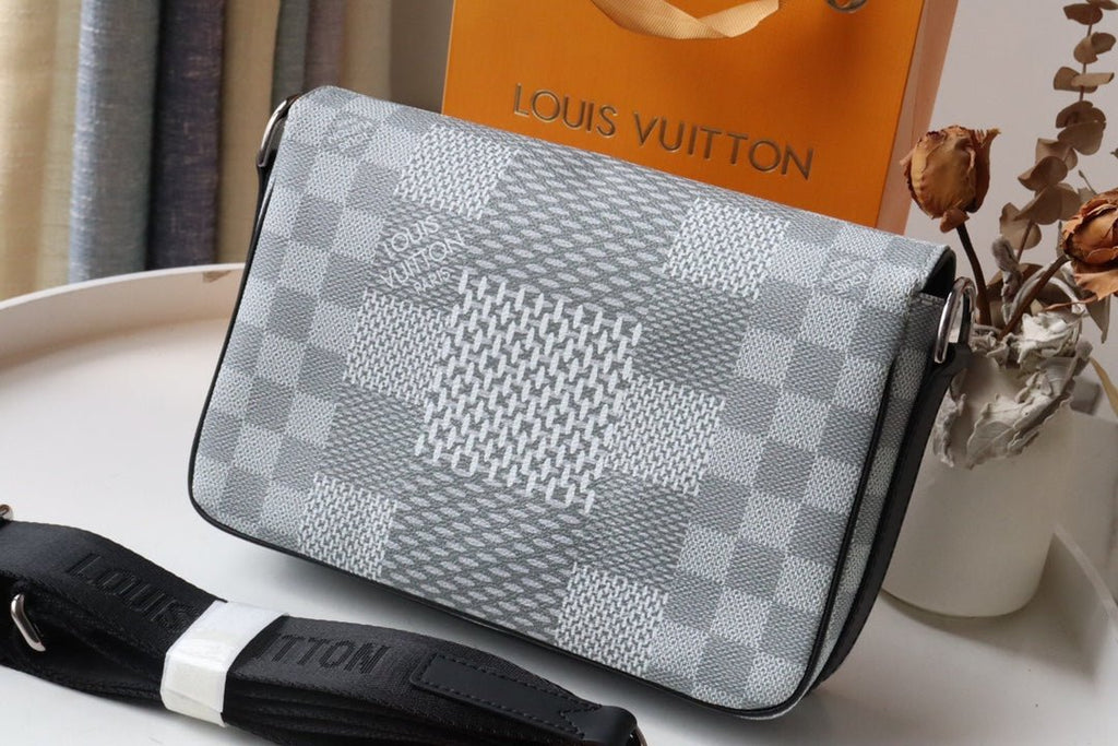 Louis Vuitton N50013 Studio Messenger 24cm