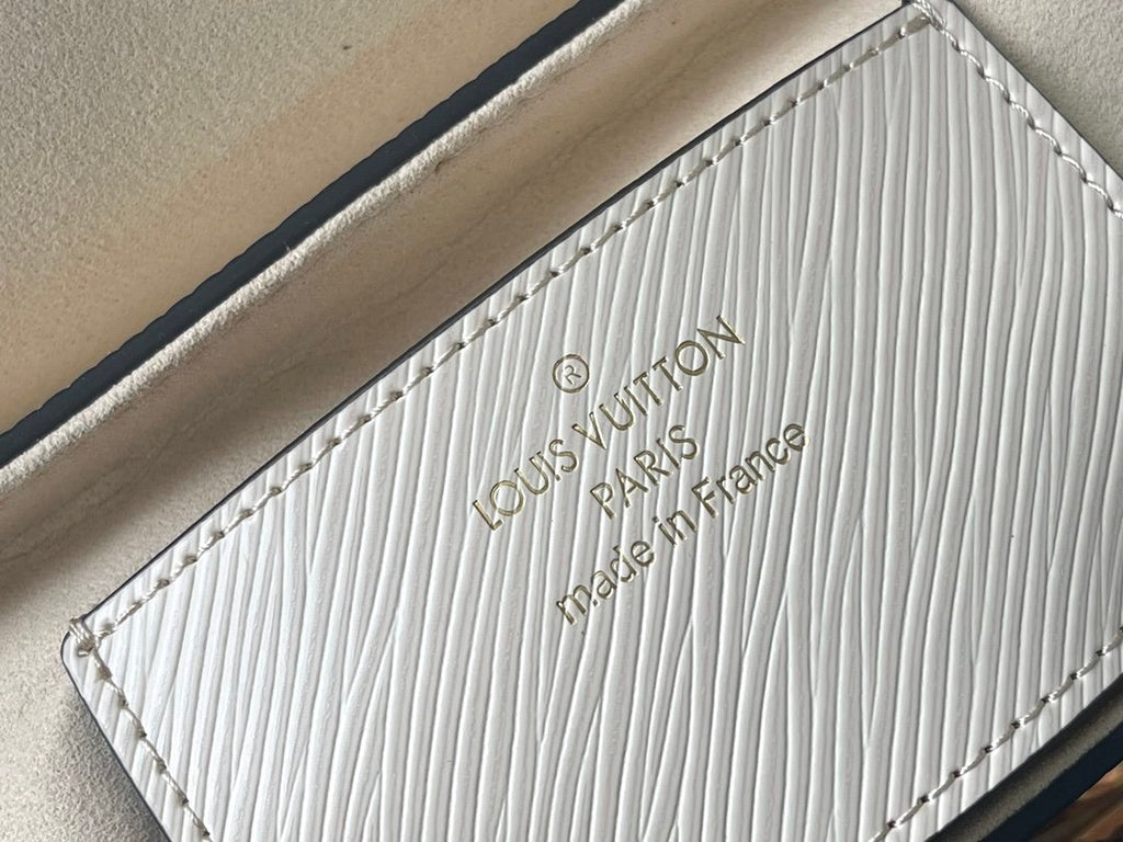 Louis Vuitton Twist MM 23cm