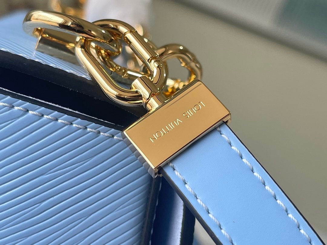 Louis Vuitton Twist MM 23cm Blue