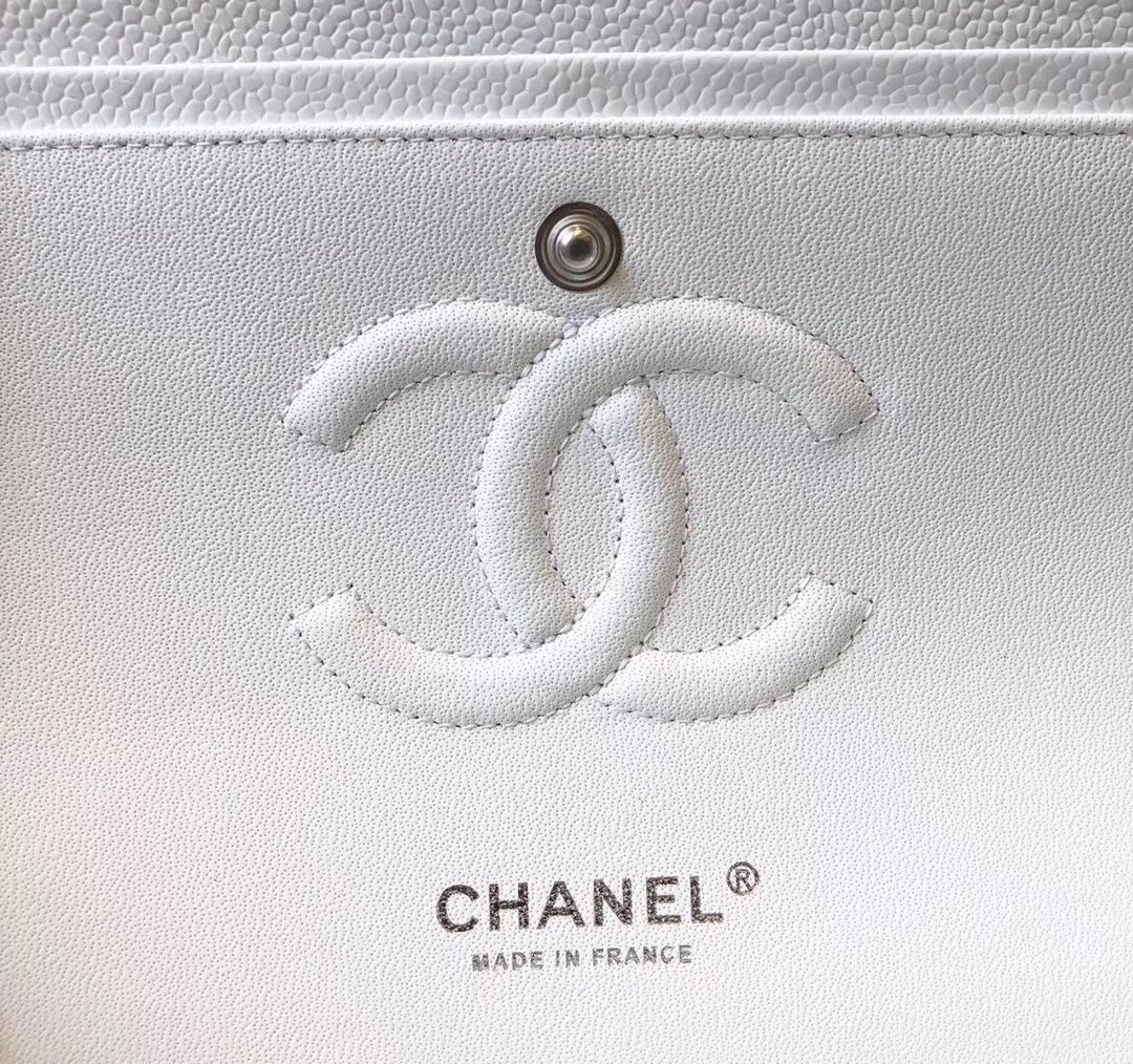 Chanel Classic Medium Flapbag Silver Hardware 26cm White