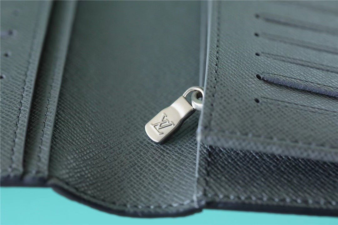 Louis Vuitton Brazza Wallet 19cm
