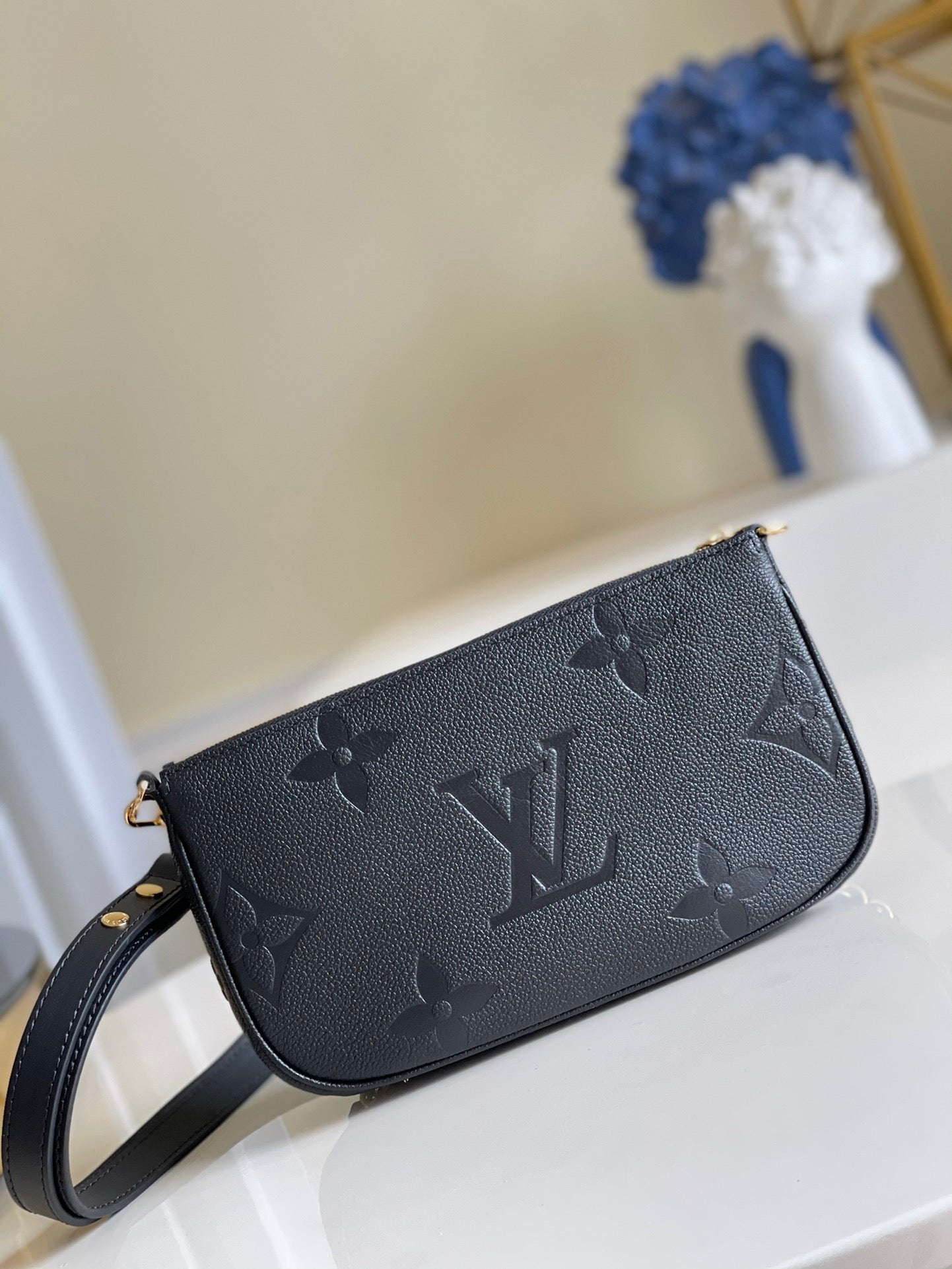 Louis Vuitton Multi Pochette Crossbody Bags 24cm Black