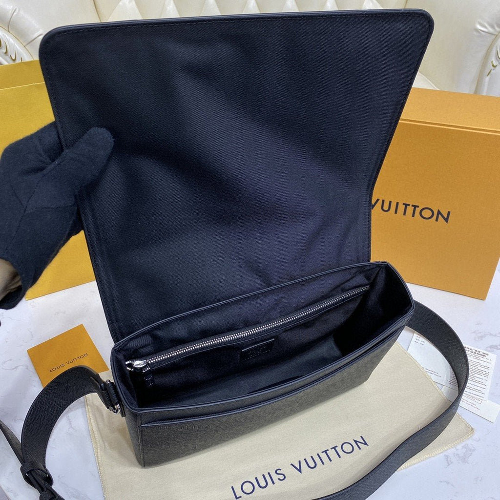 Louis Vuitton New Flap Messenger 29cm