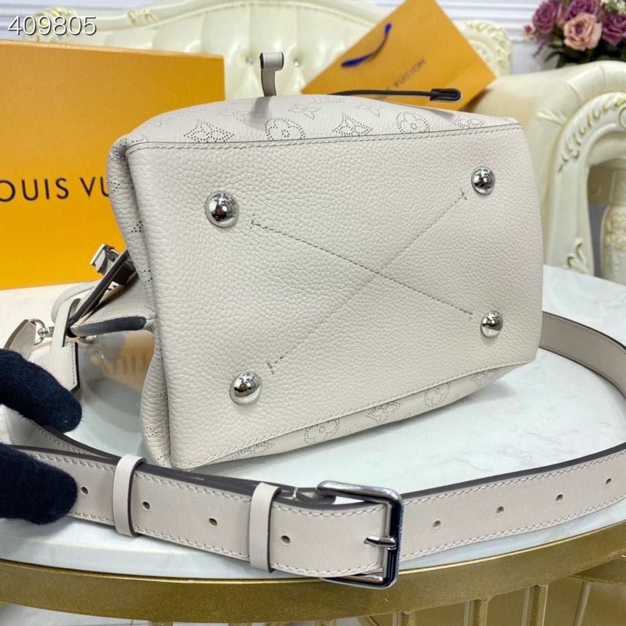 Louis Vuitton Muria Bag 22cm Mahina Calfskin Leather Spring/Summer Collection M57526 Mist