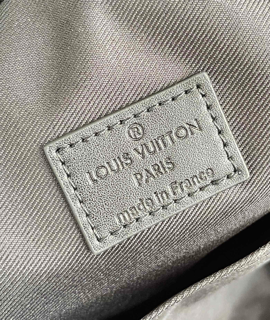 Louis Vuitton Dean Backpack 42cm Brown
