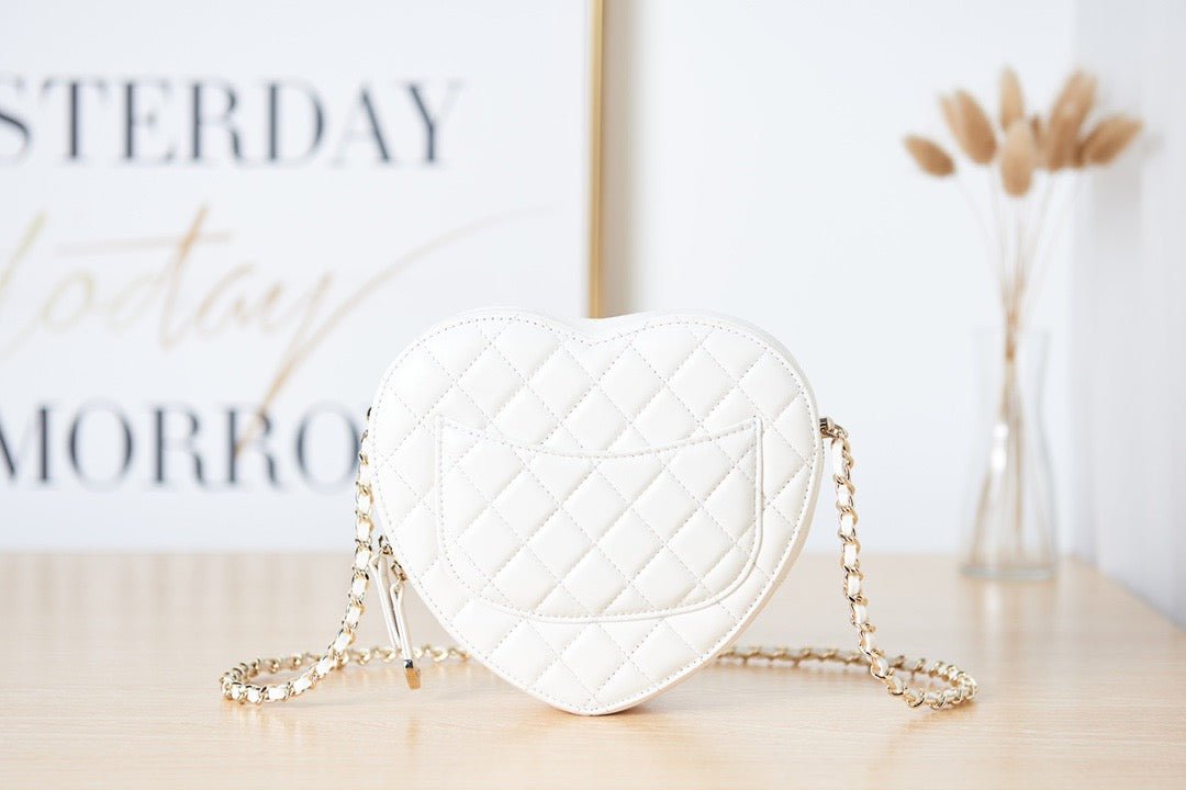 Chanel Mini Heartbag Gold Hardware AS3191 16.5cm White