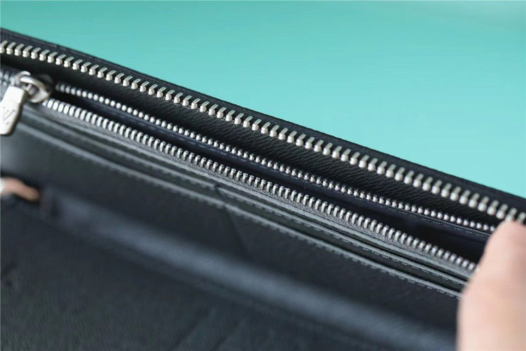 Louis Vuitton Zippy Vertical Wallet 20cm