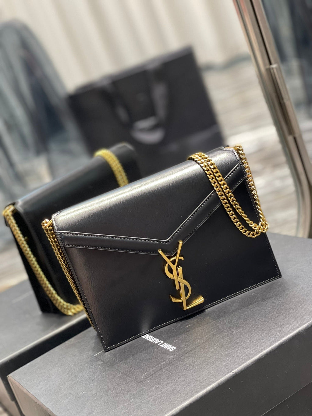 Saint Laurent Cassandra Medium Chain Bag In Grain De Poudre Embossed 22cm Black