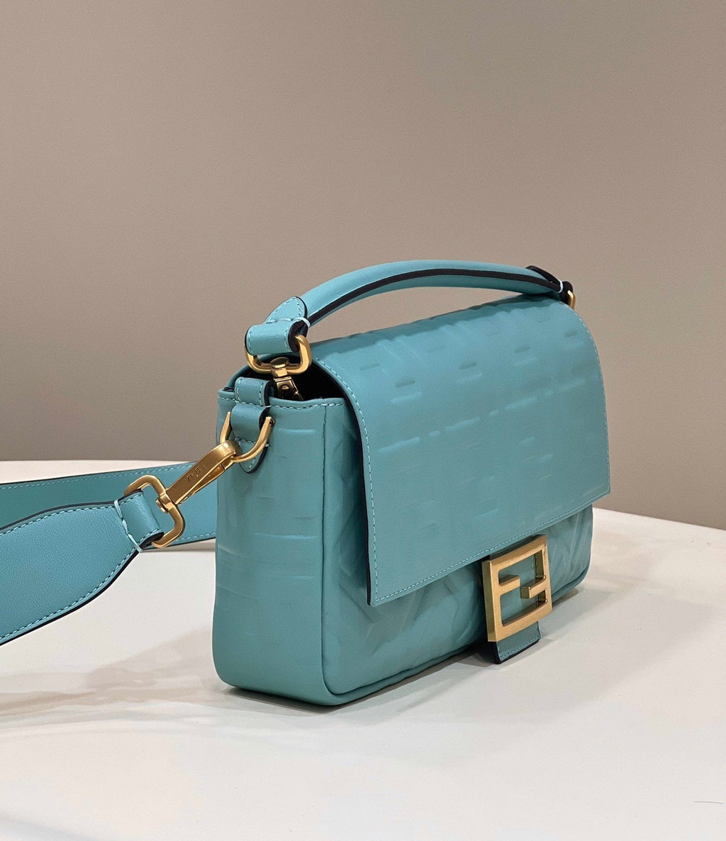 Fendi Baguette Midi 27cm Light Blue