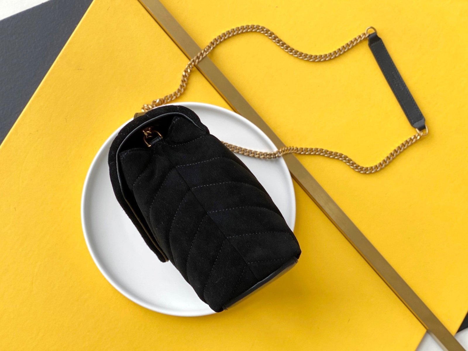 Saint Laurent Loulou Small Chain Bag With Gold Hardware 25cm