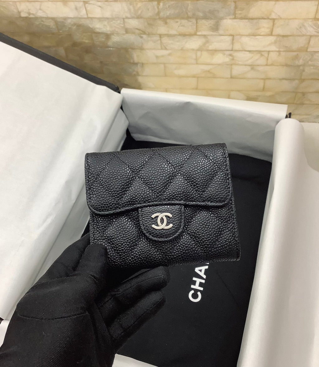 CO-CO Chanel Classic Card Holder With Silver Hardware 11cm