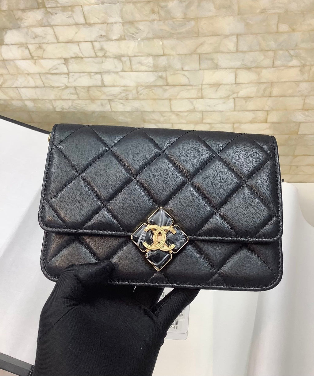 CO-CO Chanel Clutch With Chain 19cm