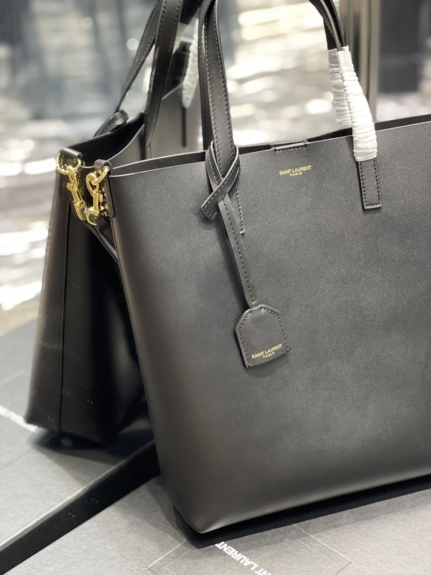Saint Laurent Shopping Tote Bag 25cm