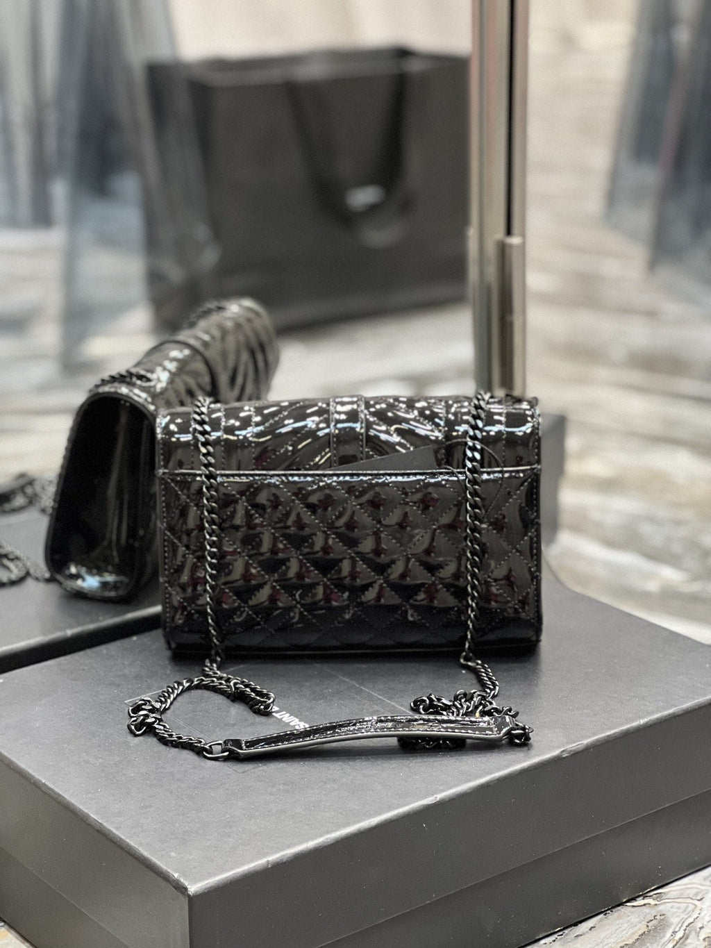 Saint Laurent Envelope Bag 21cm