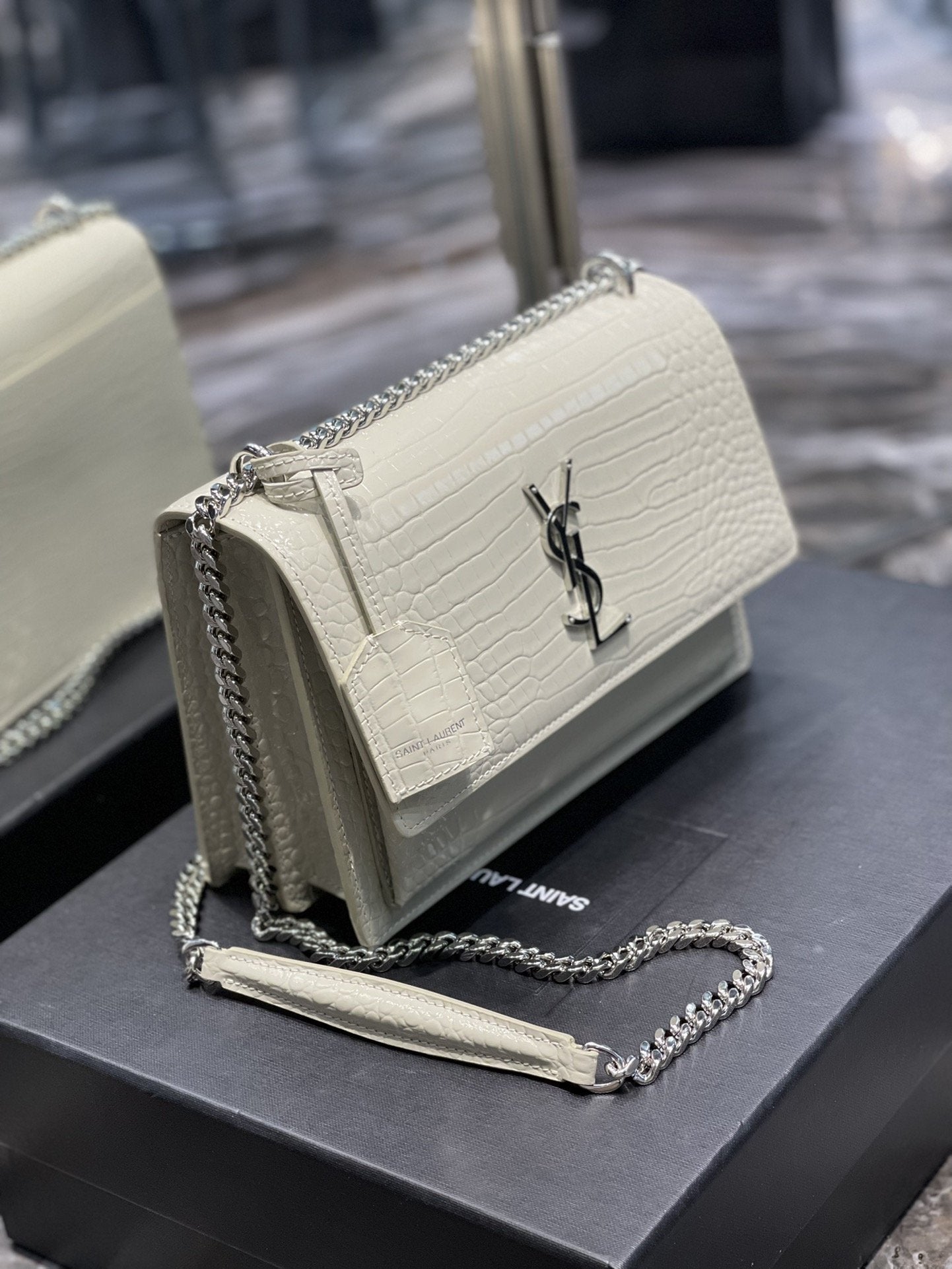 Saint Laurent Sunset Medium Chain Bag 22cm