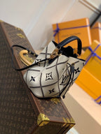 Louis Vuitton The NéoNoé MM M46023 bucket bag in Monogram Empreinte Crème Beige / Black