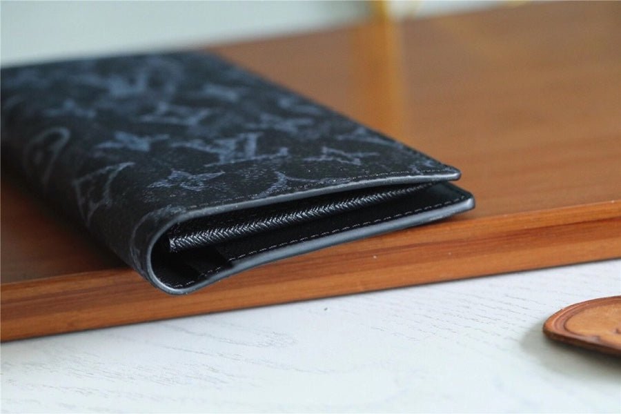 Louis Vuitton M80465 Brazza Wallet 19cm