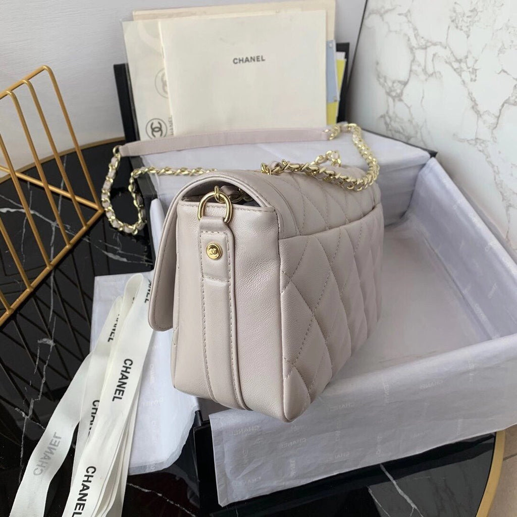 Chanel Classic Flapbag Gold Hardware 23cm