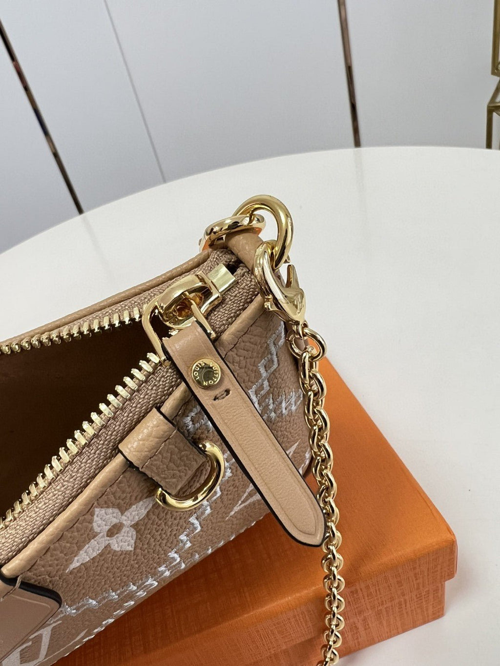 Louis Vuitton M80349 Easy Pouch On Strap 19cm Brown