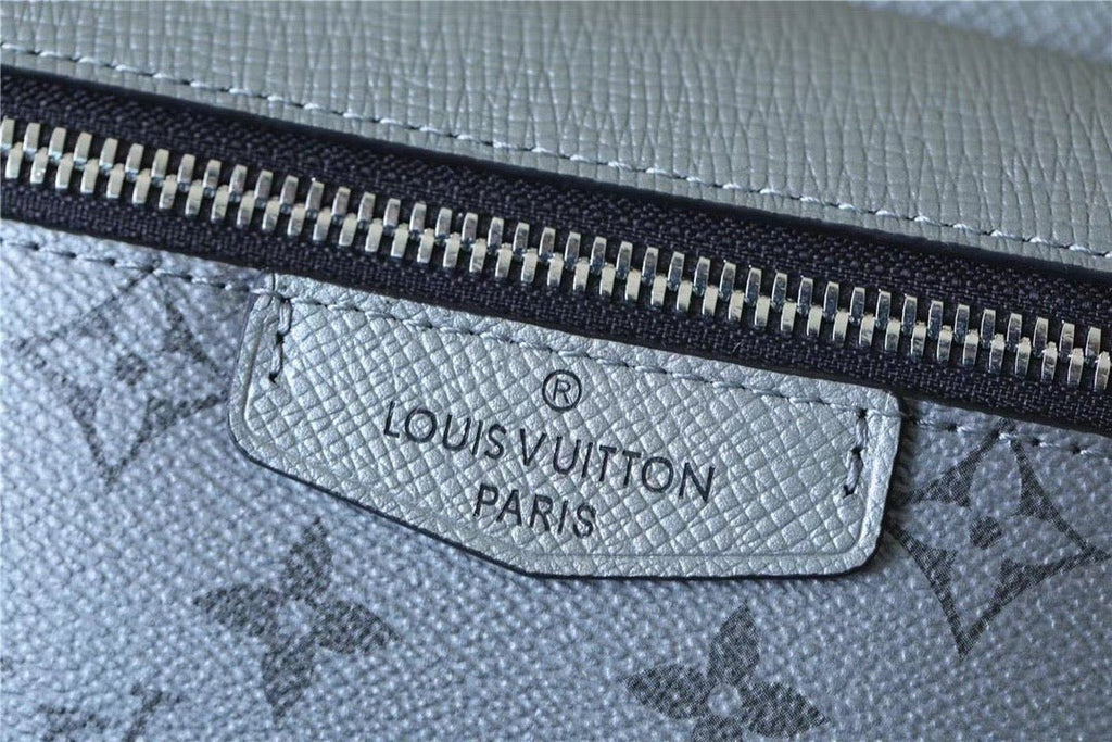 Louis Vuitton Outdoor Sling Bag 15cm
