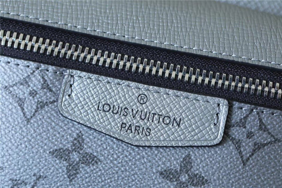 Louis Vuitton Outdoor Sling Bag 15cm