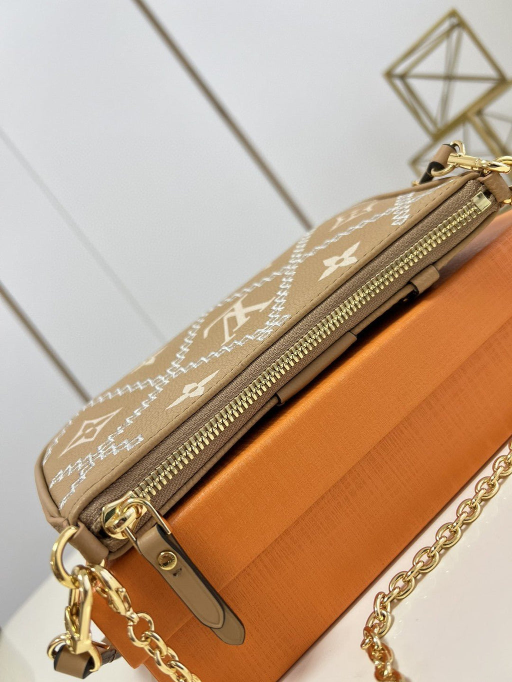 Louis Vuitton M80349 Easy Pouch On Strap 19cm Brown