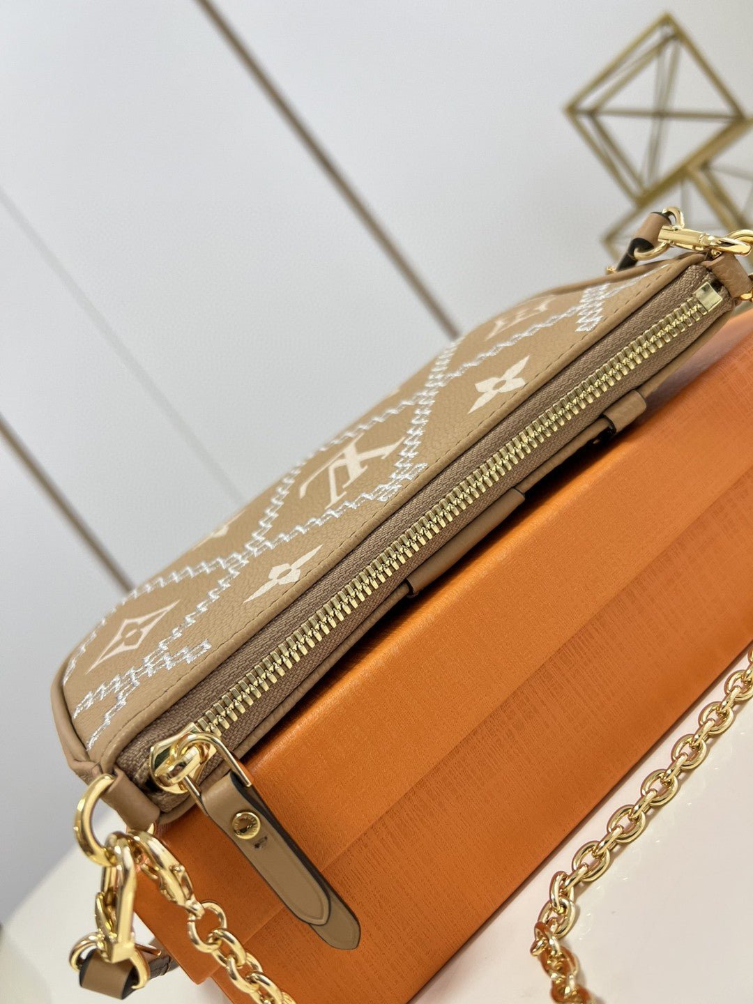 Louis Vuitton M80349 Easy Pouch On Strap 19cm Brown