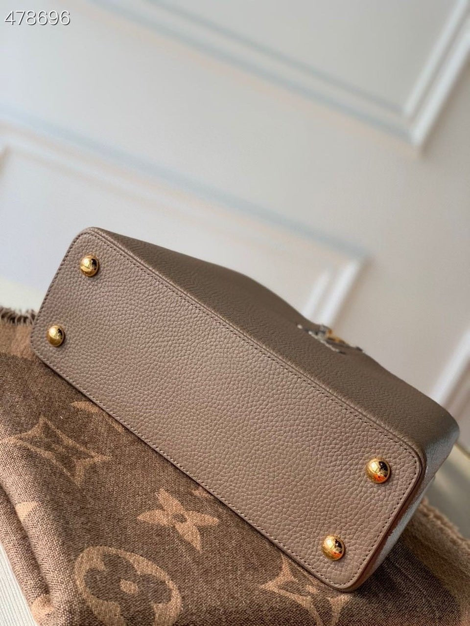 Louis Vuitton Woven Capucines Python Handle Bag 31cm Taurillon Leather Spring/Summer Collection N92802 Pebble