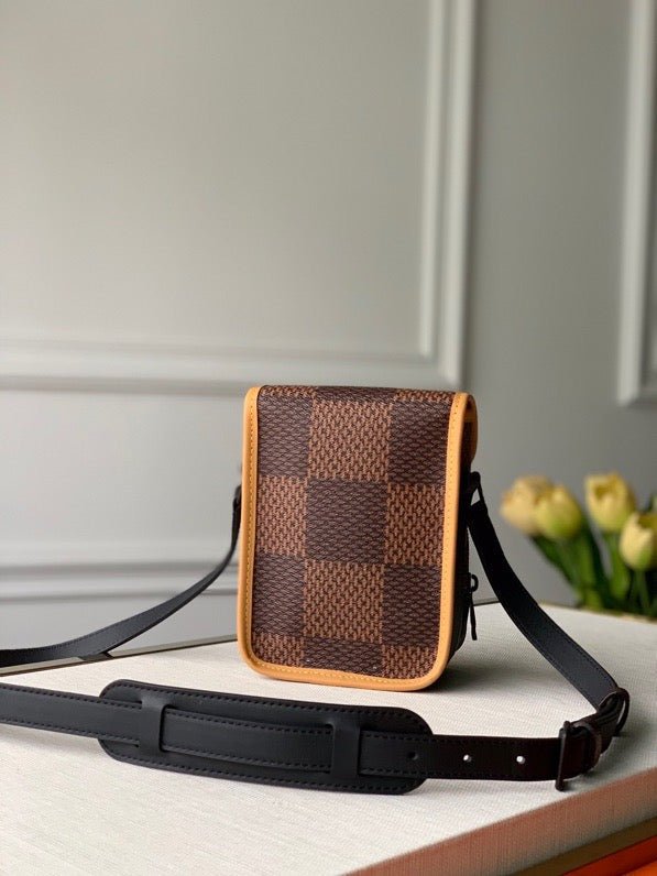 Louis Vuitton NiGo 18cm Amazone New Collection