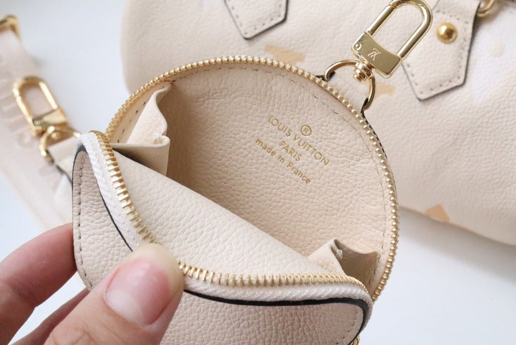 Louis Vuitton Monogram 20cm White Cream