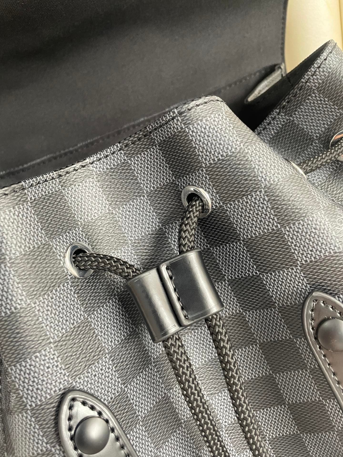 Louis Vuitton Christopher PM 44cm