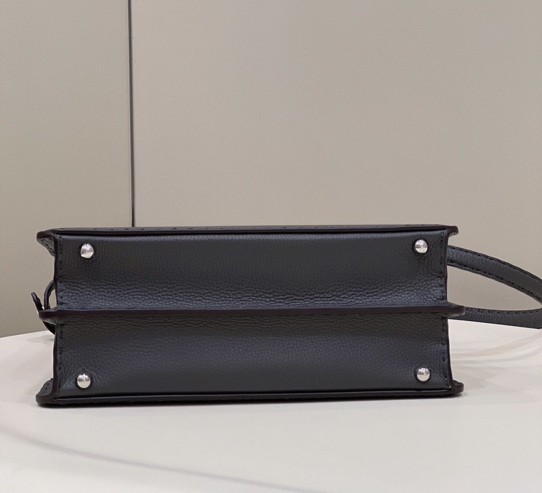 Fendi Peekaboo Iseeu Medium 33cm Black
