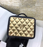 Chanel 21 22 Vanity Casebag 19cm Gold Toned