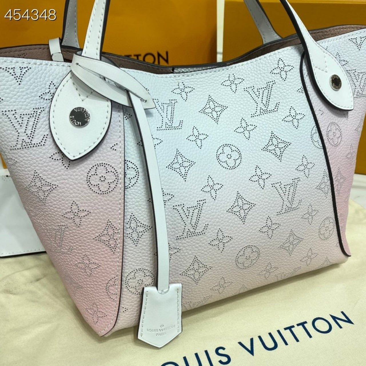 Louis Vuitton Hina PM Bag 22cm Mahina Calfskin Leather Spring/Summer Collection M57858 Gradient Pink