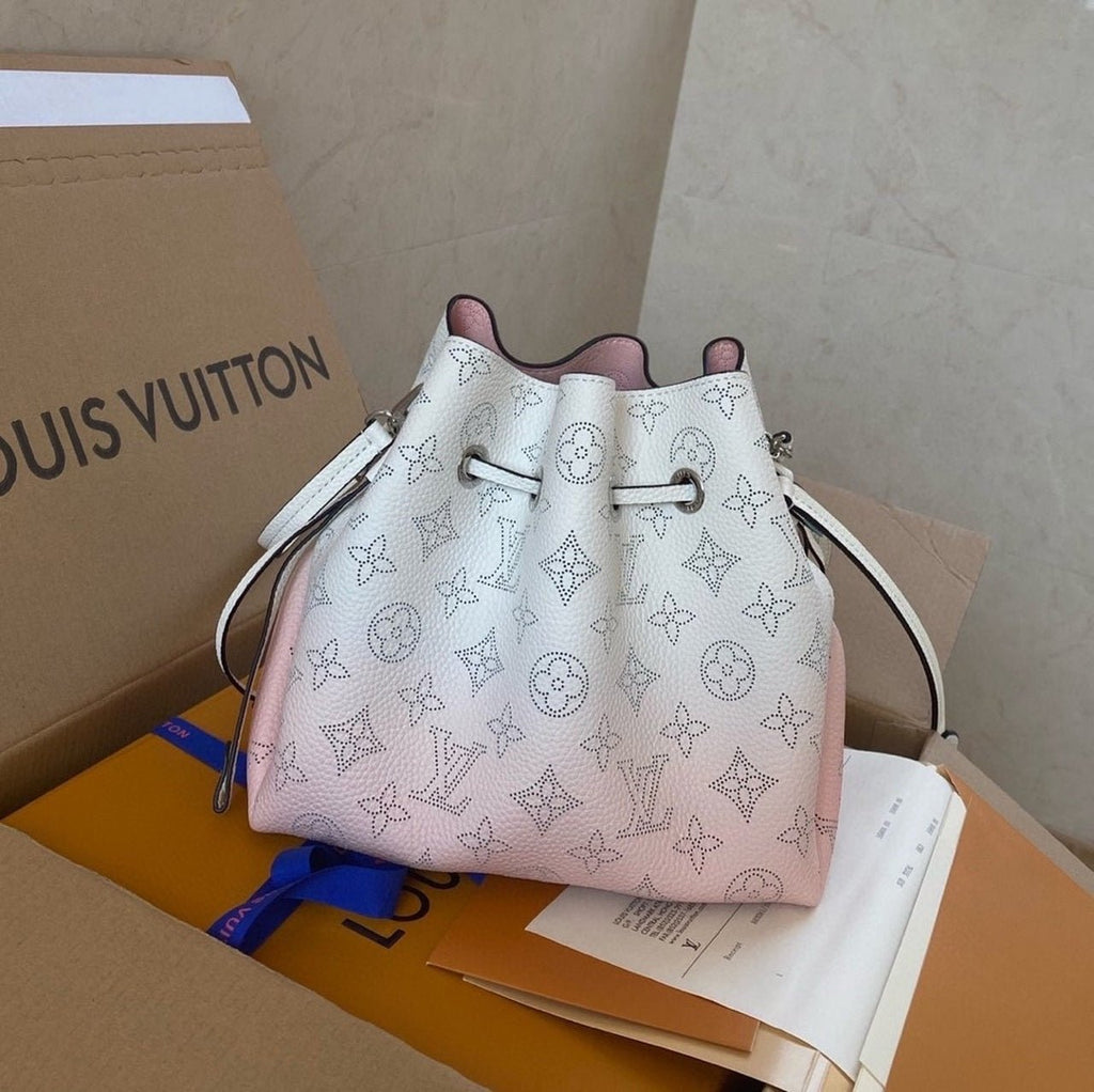 Louis Vuitton Bella Bucket Bag 22cm Mahina Calfskin Leather Spring/Summer Collection M57856 Light Pink