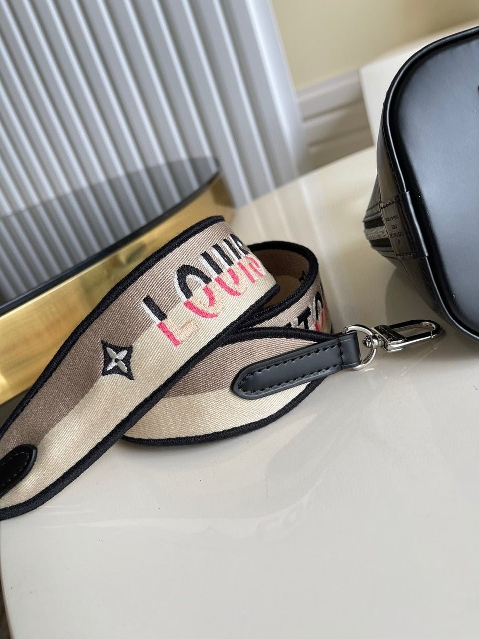 Louis Vuitton Alma BB Bag 24cm Epi Leather Spring/Summer Collection M57426 Black