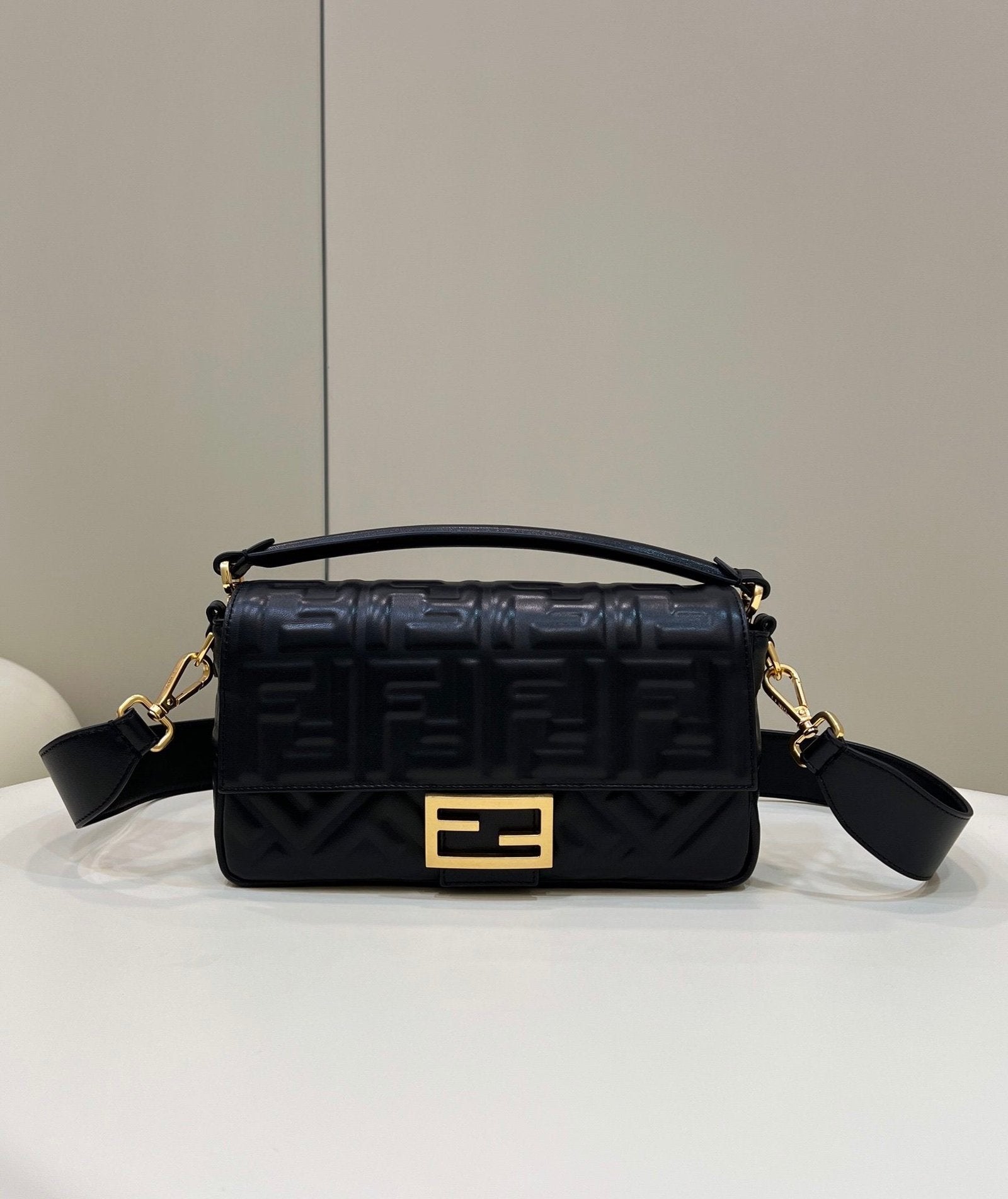 Fendi Baguette Midi 27cm Black