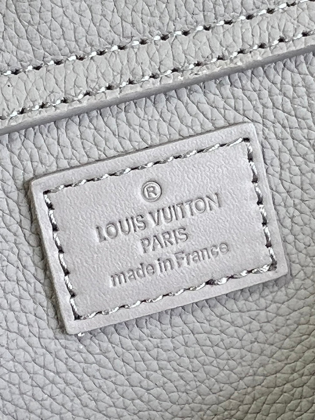 Louis Vuitton Aerogram Slingbag Grey For Men, Men’s Bags 30cm LV M59625