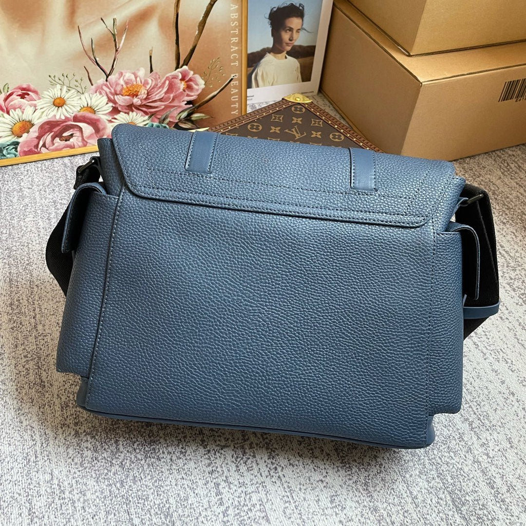 Louis Vuitton M58475 Christopher Messenger 29cm Blue