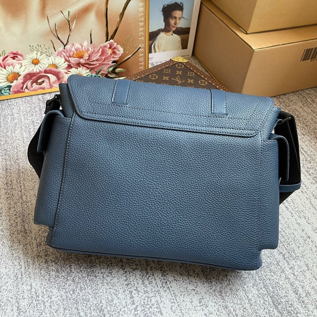 Louis Vuitton M58475 Christopher Messenger 29cm Blue
