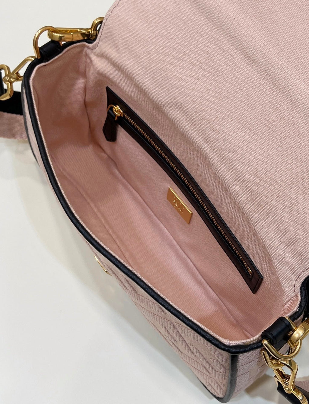 Fendi Baguette Midi 27cm Pink