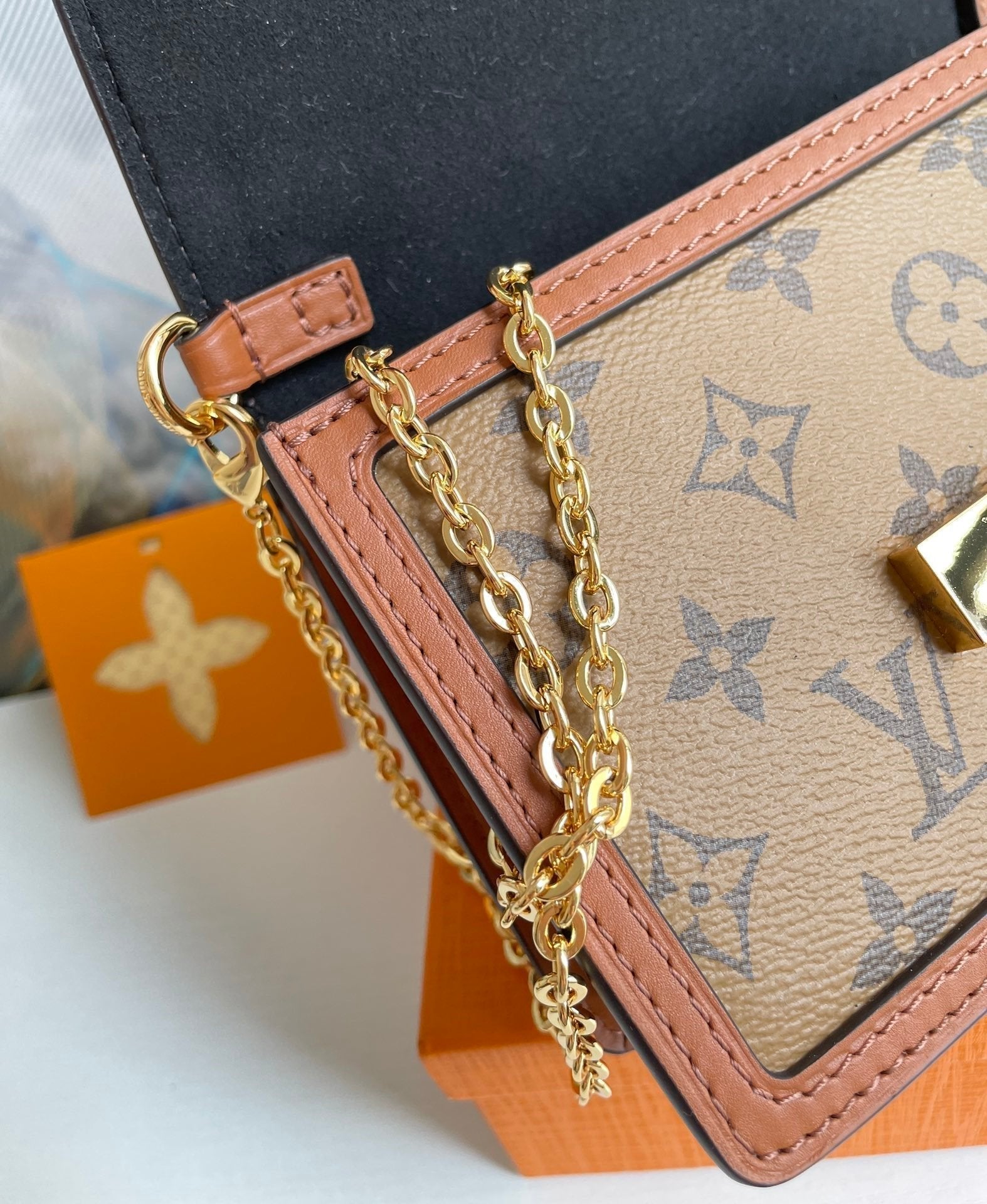 Louis Vuitton Dauphine Chain Wallet Combines Monogram And Monogram Reverse Canvas By Nicolas Ghesquière For Women, Women’s Wallet 19cm LV M68746