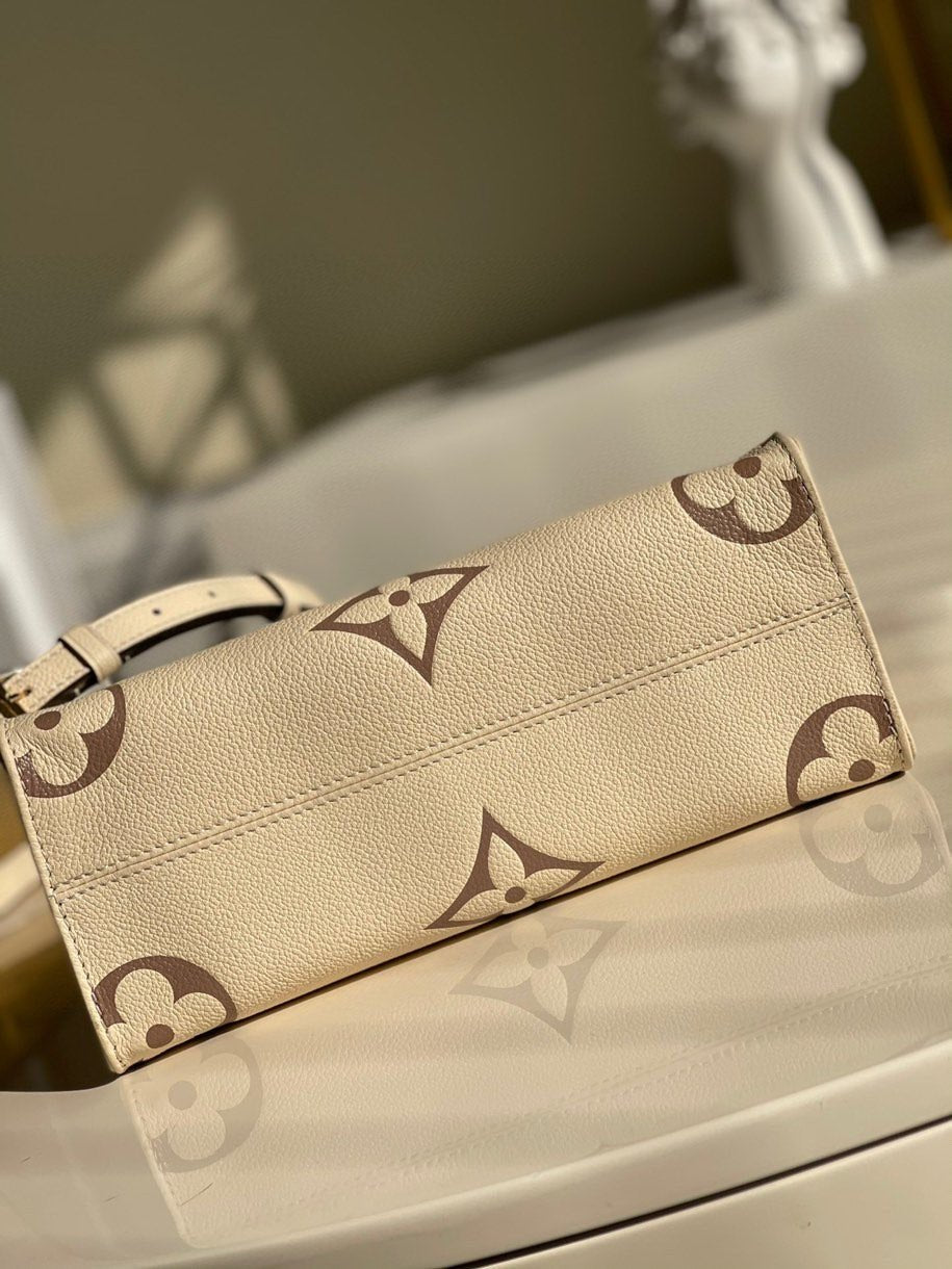 Louis Vuitton Handle Bag 25cm Cream