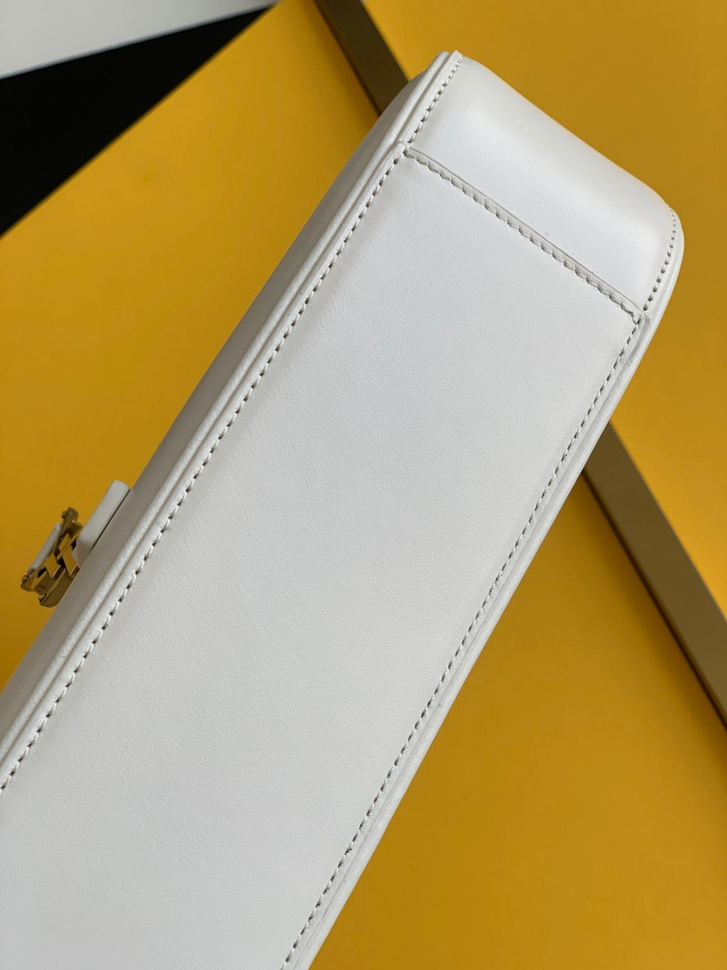 Saint Laurent LE5A7 Hobo Bag 25cm