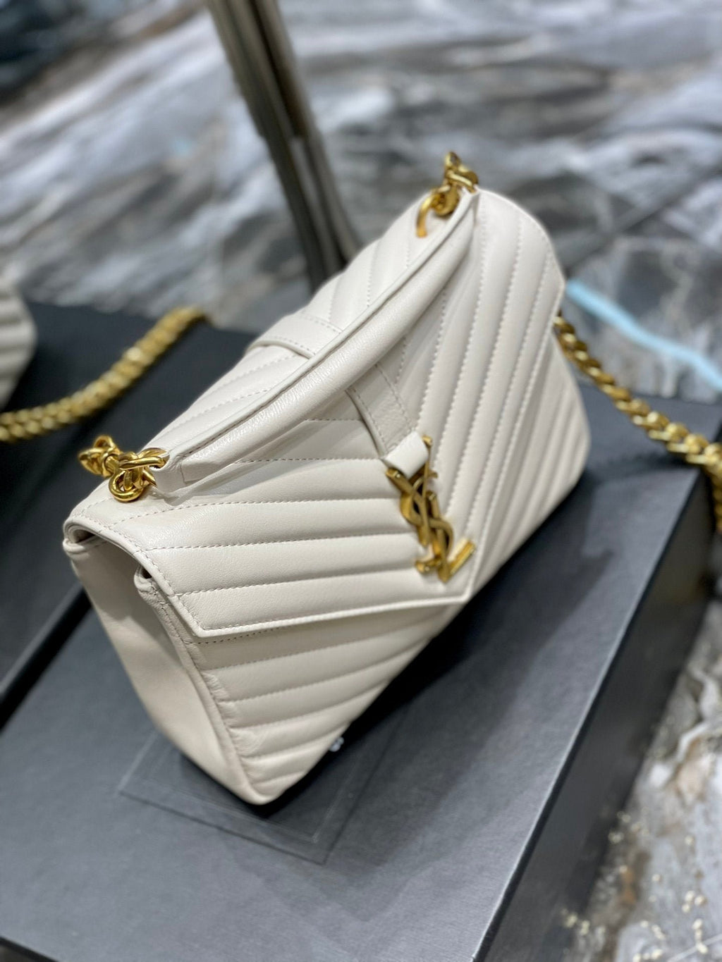 Saint Laurent College Medium Chain Bag With Gold Hardware 24cm