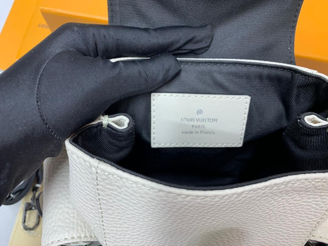 Louis Vuitton Christopher XS 20cm White