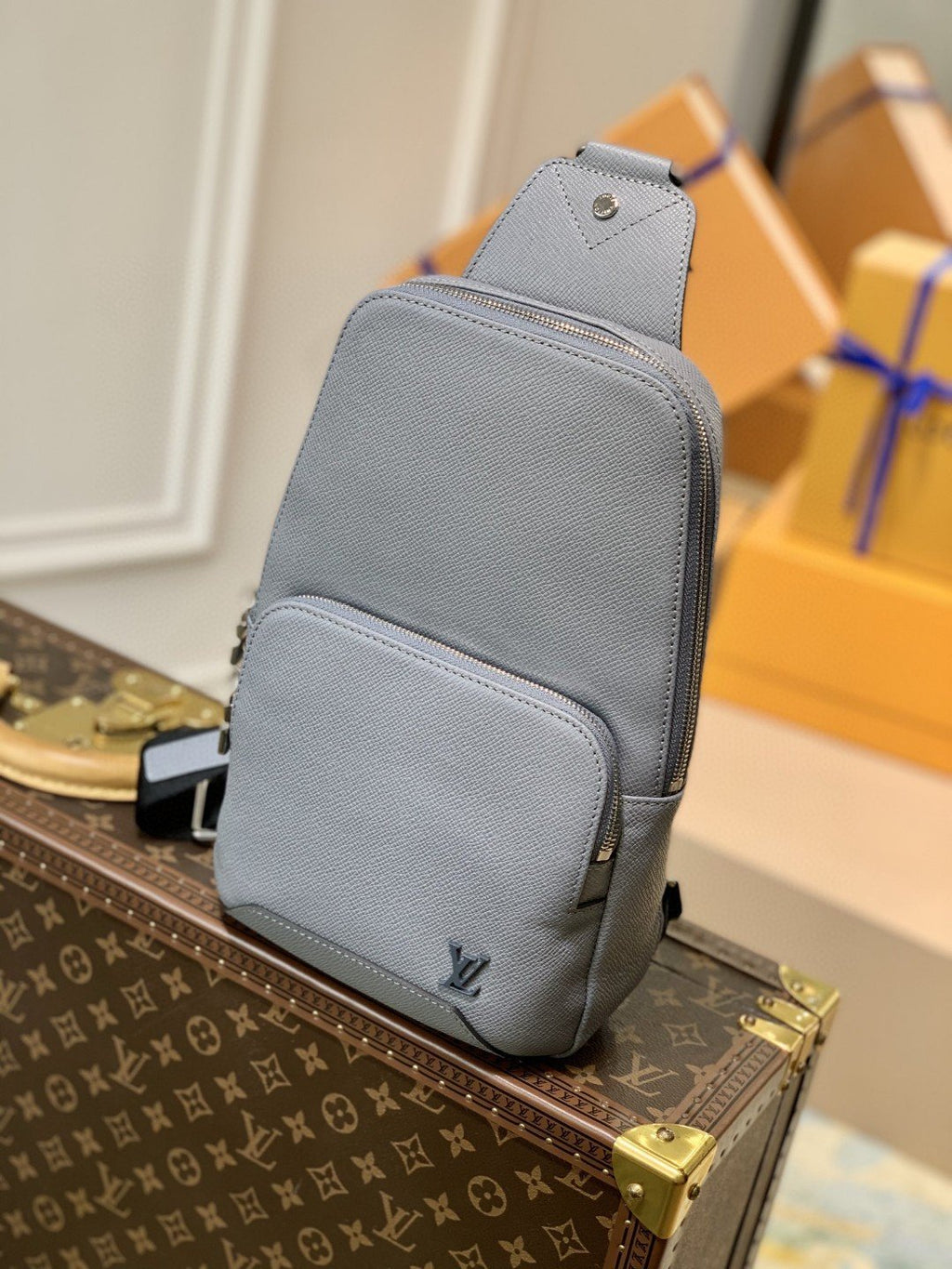 Louis Vuitton Avenue Sling Bag 31cm